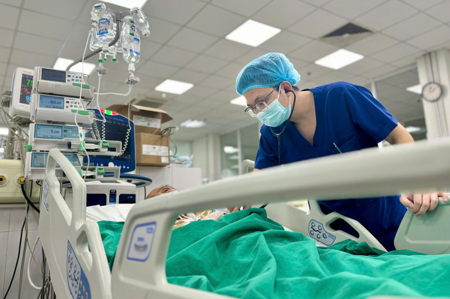 Các bác sĩ khuyến cáo, người từng được chẩn đoán xơ gan tuyệt đối không được uống rượu, kể cả liều nhỏ. Ảnh: BVCC. 