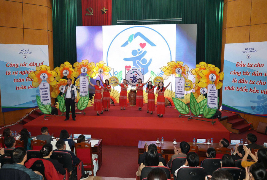 Theo phương án trung bình, trong 5 năm đầu của thời kỳ dự báo, 2024-2029, tỷ lệ tăng dân số bình quân hằng năm của cả nước là 0,66%. Ảnh minh hoạ.