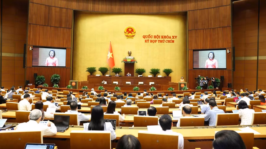 Toàn cảnh phiên họp sáng 12/5. 