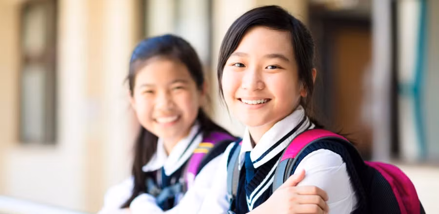 Tháng 8/2021, Trung Quốc ban hành chính sách “giảm gấp đôi” (shuangjian) nhằm cấm dạy, học thêm sau giờ học, vào cuối tuần, ngày lễ cho học sinh dưới 16 tuổi. 