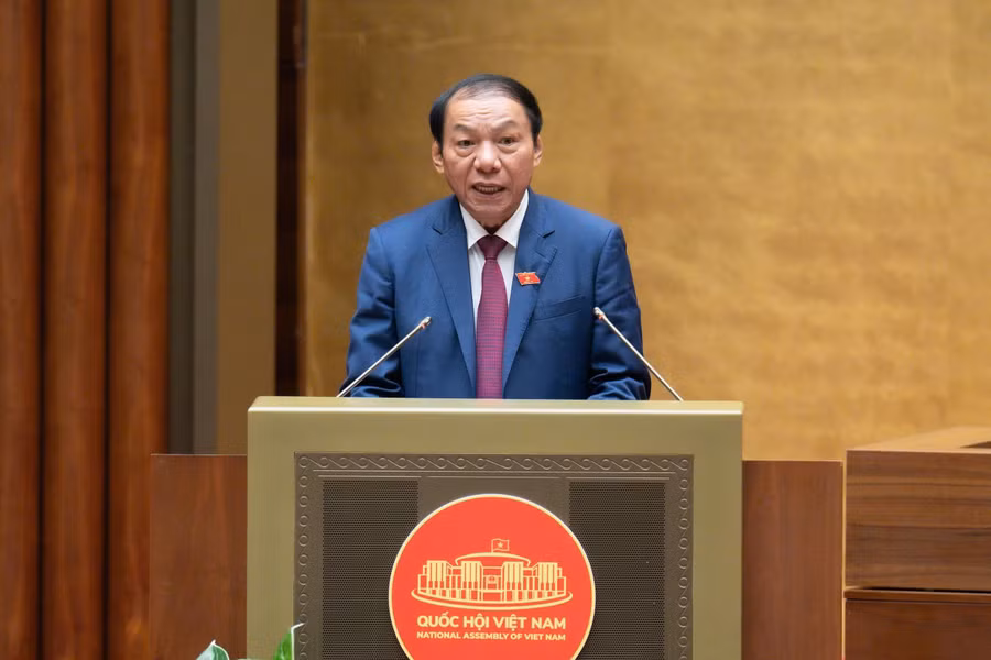 Bộ trưởng Văn hóa, Thể thao và Du lịch Nguyễn Văn Hùng. 