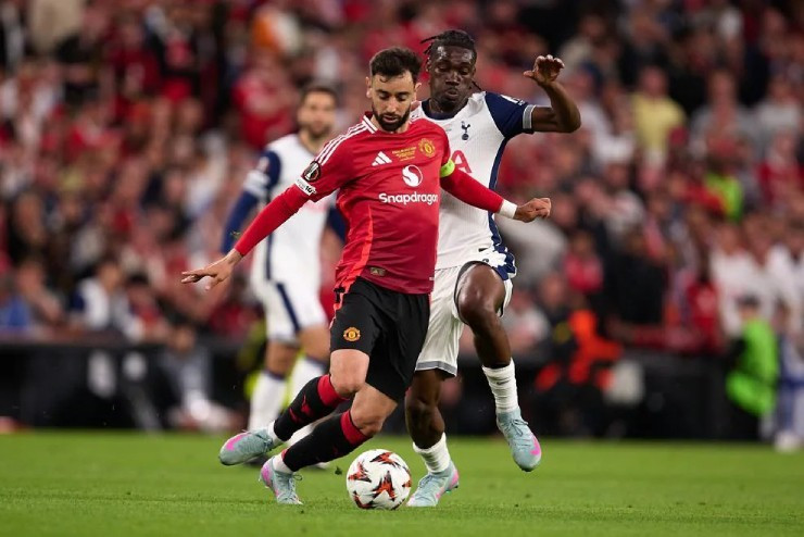 Bruno đã im tiếng trong trận đấu quan trọng nhất. (Ảnh: Internet). chum-anh-europa-league-tottenham-hotspur-v-manchester-united-uefa-europ-1747861008-389-width740height494.jpg