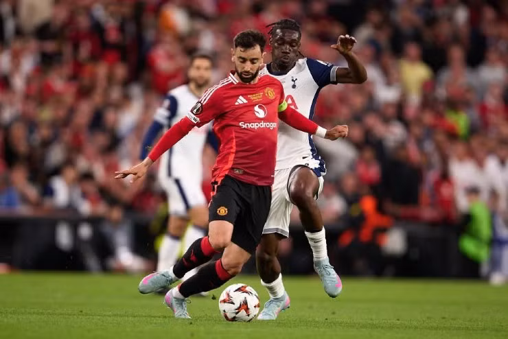 chum-anh-europa-league-tottenham-hotspur-v-manchester-united-uefa-europ-1747861008-389-width740height494.jpg