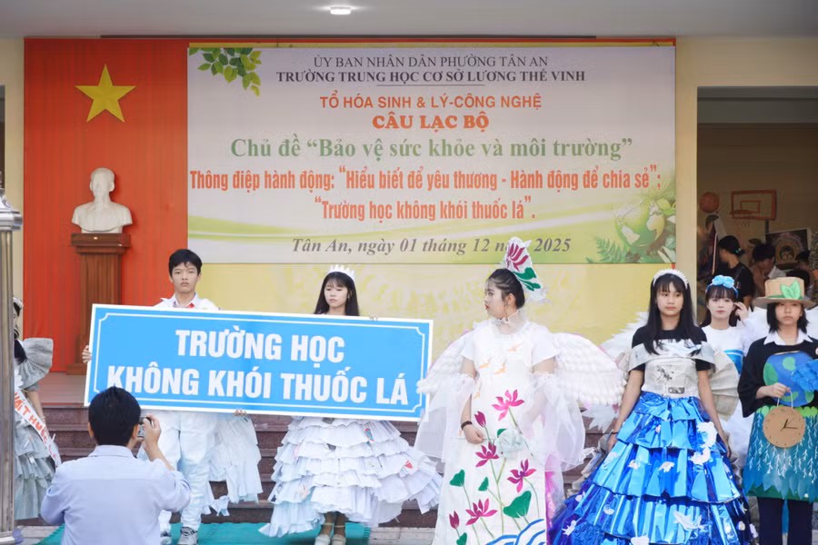 Trường THCS Lương Thế Vinh (TP Cần Thơ) đẩy mạnh các hoạt động giáo dục về bảo vệ sức khỏe, nhấn mạnh thông điệp 'Trường học không khói thuốc'. Ảnh: Yến Phương