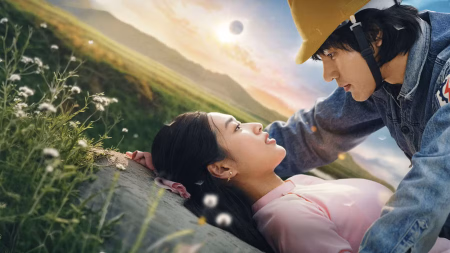 Poster 'Hẹn em ngày nhật thực', do Đoàn Thiên Ân và Khương Lê đóng chính.