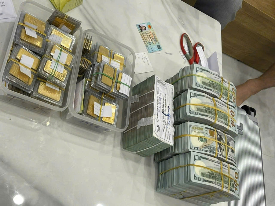Số tiền vàng cơ quan chức năng thu giữ.