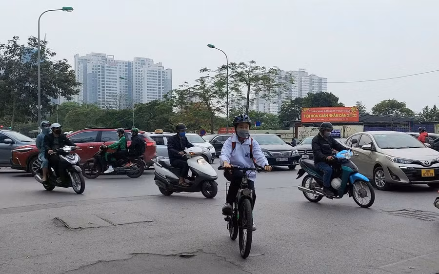 Xe đạp luôn là 'trợ lí' đắc lực cho tôi trên con đường đến trường. Ảnh: Bình Thanh.