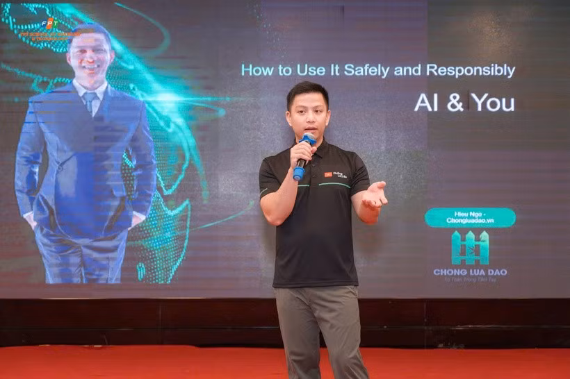 Hiếu PC trong một buổi trò chuyện về dùng AI cảnh báo chiêu trò lừa đảo tinh vi. Ảnh minh họa: ITN.