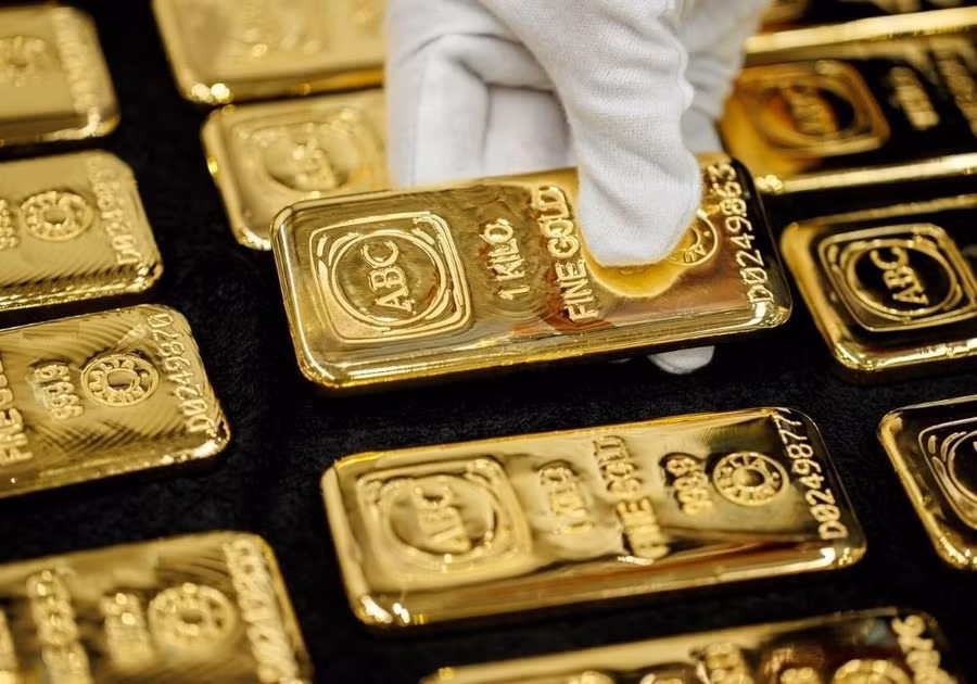 Giá vàng tiếp tục chịu áp lực bán mạnh và có thể còn đối mặt thêm nhiều 'cơn gió ngược'.