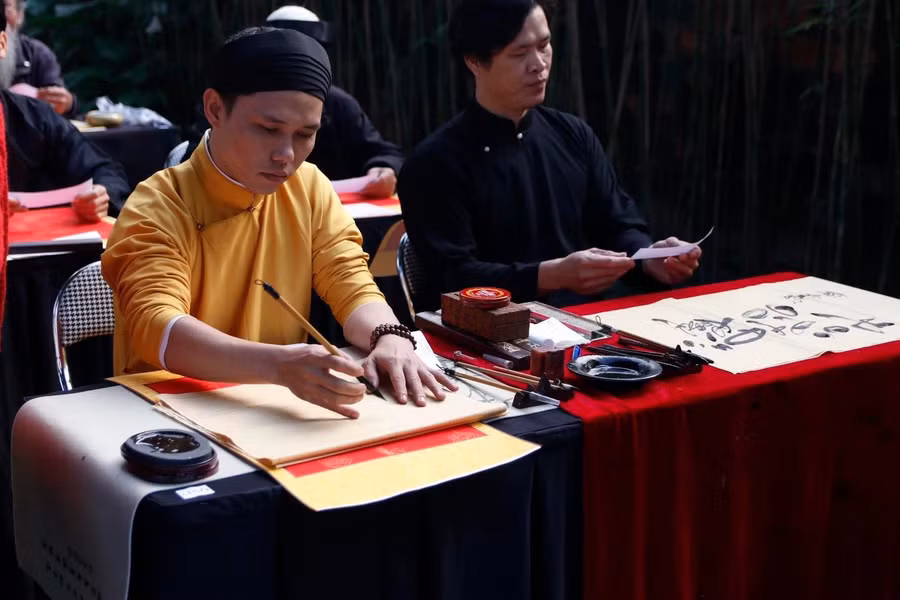 Các nhà hoạt động thư pháp tham gia Hội chữ Xuân được lựa chọn kỹ lưỡng thông qua quy trình khảo tuyển khách quan, minh bạch.