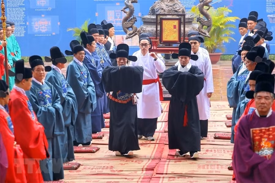 Nghi lễ Tiến lịch. Ảnh minh họa