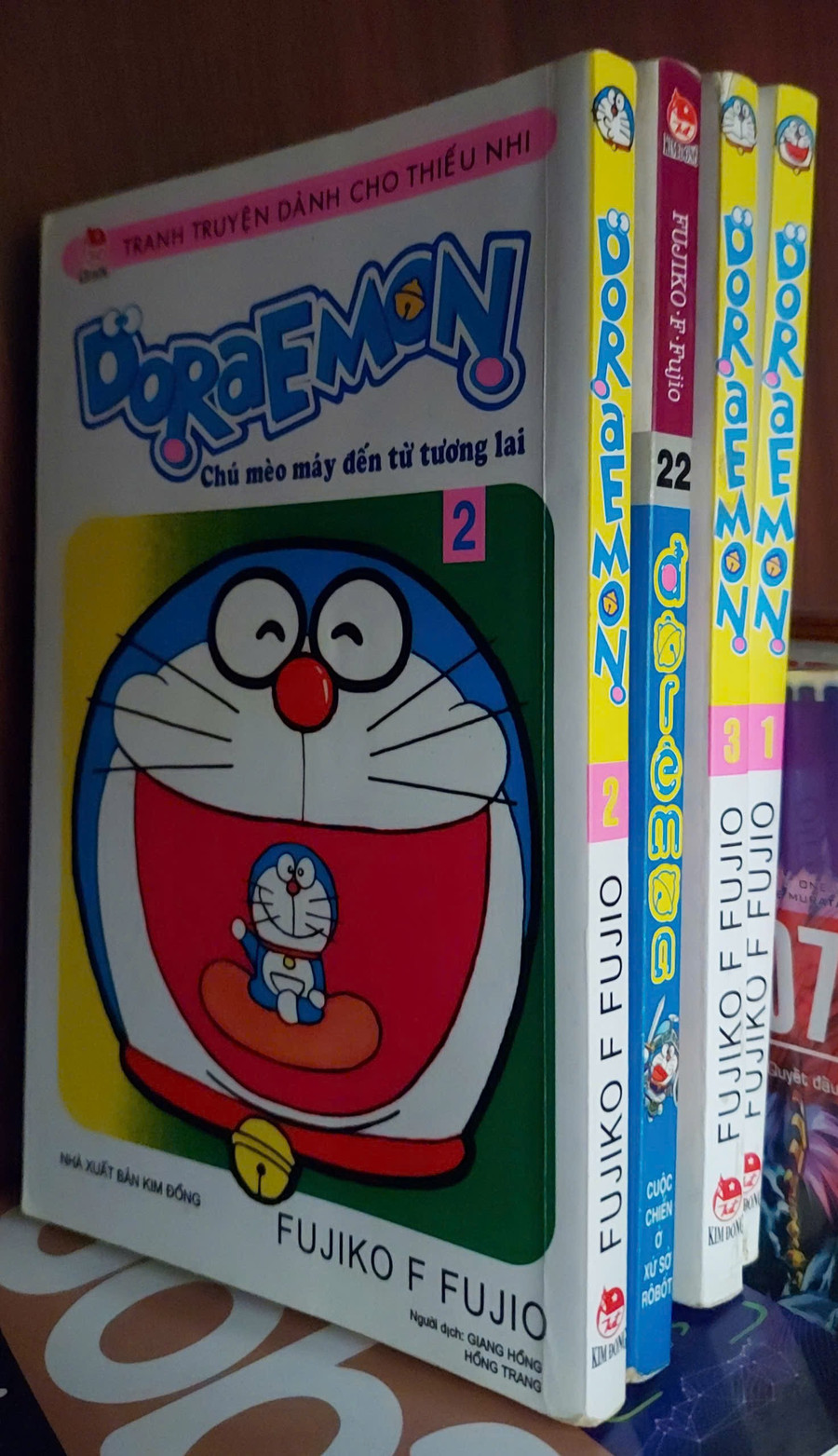 tu-trang-sach-me-tit-doraemon-1.jpg