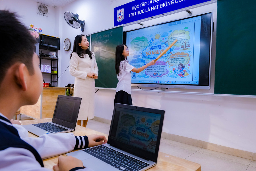 Cô, trò Trường THCS Giảng Võ ứng dụng công nghệ thông tin, đổi mới sáng tạo qua từng bài học.