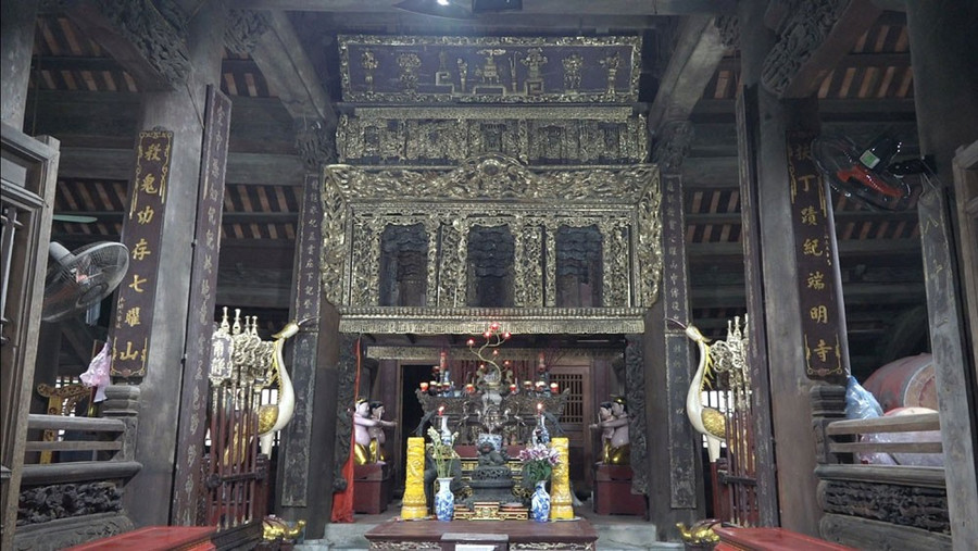 Cửa võng đình Thổ Hà. Ảnh: ITN