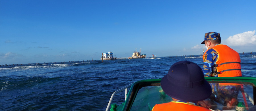 Vượt sóng đến với đảo Đá Đông A (Đặc khu Trường Sa), tháng 4/2024. Ảnh: Bình Thanh