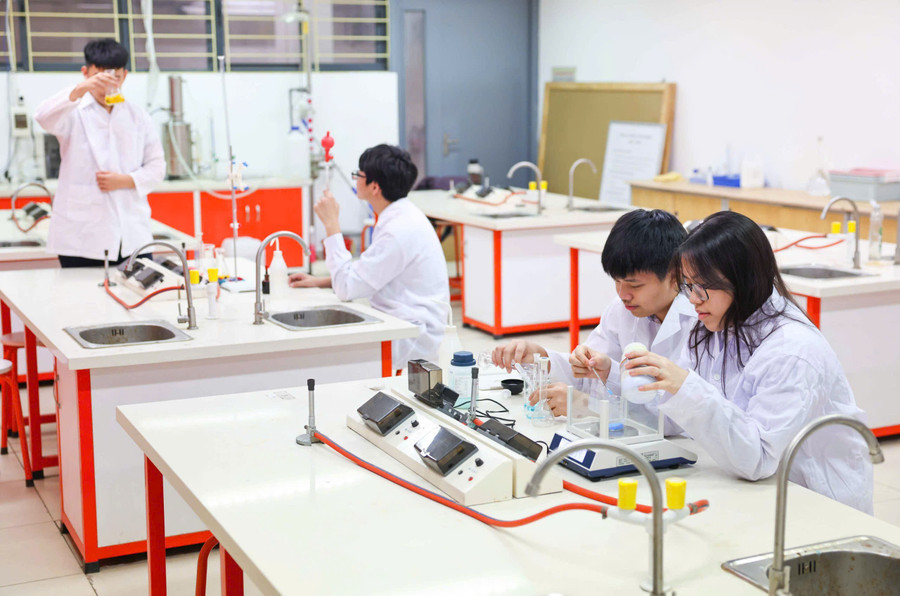 Học sinh Trường THPT chuyên Hà Nội - Amsterdam. Ảnh: Thanh Tùng