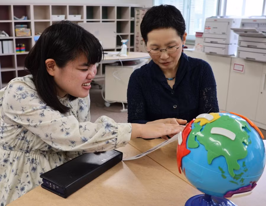 Học sinh khuyết tật Nhật Bản được tiếp cận nền giáo dục bình đẳng.