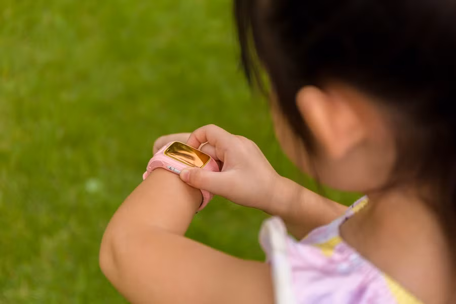 Cha mẹ cần hiểu rõ tính năng của thiết bị.