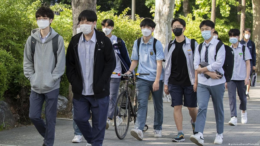 Chi phí đồng phục Hàn Quốc tăng cao trong những năm gần đây.