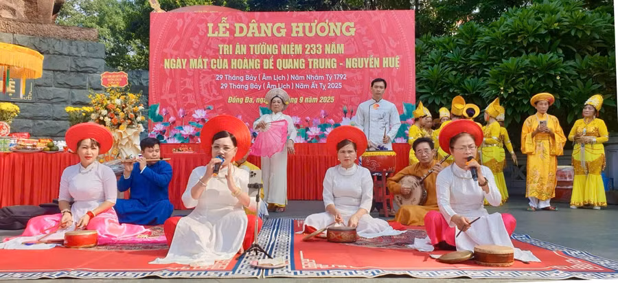 chau-van-giua-nhip-song-hien-dai-manh-ngam-thieng-2.jpg
