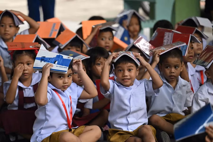 Philippines sẽ rút ngắn thời khóa biểu còn 3 học kỳ 1 năm.