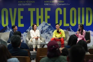 Bác sĩ Ngô Hải Sơn (Dr. Kai), Doanh nhân Céline Nguyễn Thanh Nhã và Kỹ sư Công nghệ Nguyễn Văn Khải.