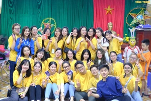 ‘Mơ về ngày thơ’ mang Trung thu đến với bệnh nhi Đống Đa