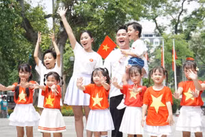 Người dân Hà Nội hòa nhịp không khí dịp đại lễ Quốc khánh 2/9