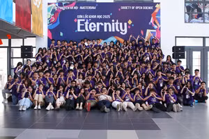 Lan tỏa tình yêu khoa học qua triển lãm phi lợi nhuận của học sinh