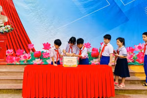 Học sinh Quảng Trị chung tay ủng hộ đồng bào và học sinh vùng lũ.