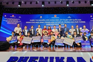 Đoàn học sinh Quảng Trị đạt 6 giải tại Cuộc thi KHKT cấp quốc gia.