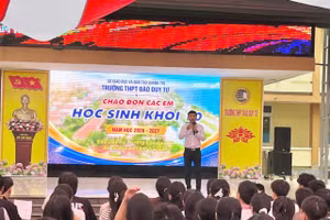 Hoạt động tư vấn, lựa chọn tổ hợp môn học tại Trường THPT Đào Duy Từ.