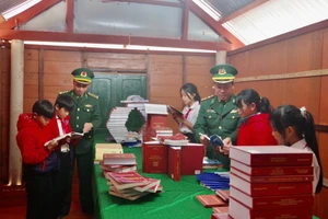 Thư viện biên giới là một không gian tri thức đầy ý nghĩa cho đồng bào Vân Kiều ở xã Hướng Lập.