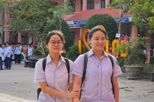 Học sinh tham gia Kỳ thi tuyển sinh vào lớp 10.