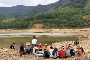 Hai cháu nhỏ người Vân Kiều bị đuối nước tử vong.