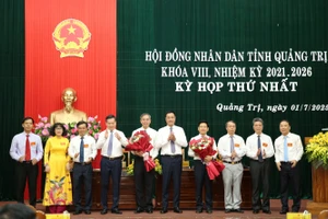 Thường trực HĐND tỉnh Quảng Trị và các Ban của HĐND tỉnh ra mắt.