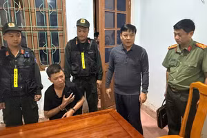 Nghi phạm bị tạm giam phục vụ điều tra.