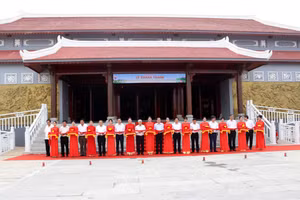 Chủ tịch Quốc hội Trần Thanh Mẫn dự khánh thành Khu lưu niệm cố Tổng Bí thư Lê Duẩn.