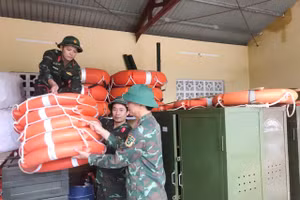 Bộ Chỉ huy Quân sự tỉnh Quảng Trị huy động cán bộ, chiến sĩ phòng, chống bão.