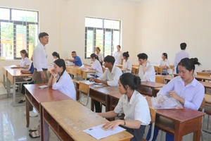 Nhiều học sinh ở ngôi trường vùng cao THPT Hướng Hóa (Quảng Trị) đạt được điểm tuyệt đối.
