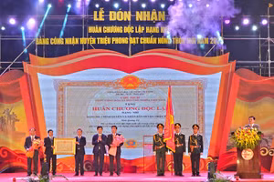 Chủ tịch nước tặng Huân chương Độc lập hạng Nhì cho huyện Triệu Phong.