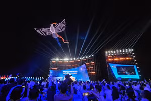 Lễ hội Vì hòa bình lần đầu tổ chức nhằm tôn vinh giá trị của hòa bình. 