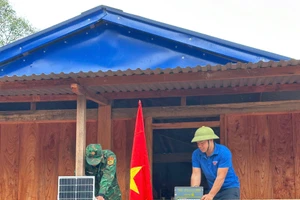 Chương trình “Thứ bảy về bản” mang ánh sáng đến người dân vùng biên giới.