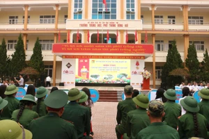 Hội thi Giáo dục quốc phòng và an ninh học sinh THPT lần thứ I với sự tham gia của hơn 550 học sinh.