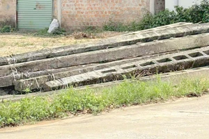 Công nhân Quảng Trị tử vong khi bốc dỡ trụ điện.