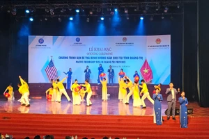 Chương trình nghệ thuật tại lễ khai mạc.