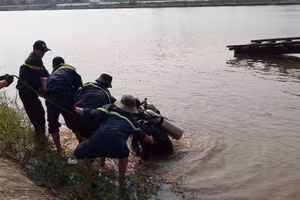 Thi thể học sinh lớp 4 ở Quảng Trị được tìm thấy sau một giờ tìm kiếm.