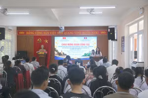 Chương trình giao lưu giữa ngành Giáo dục Quảng Trị và 4 tỉnh Nam Lào.