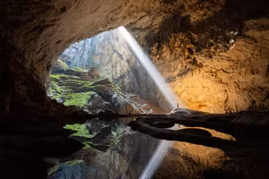 Hang Én - Sơn Đoòng được thiên nhiên ban tặng vẻ đẹp hấp dẫn.