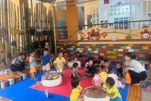 Trẻ mầm non vừa học tập vừa chơi qua các mô hình mang tính trải nghiệm.